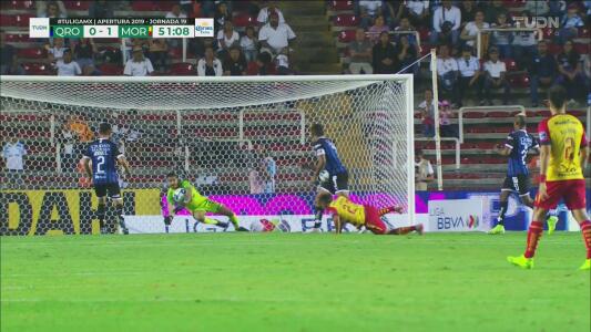 Error de Gil Alcalá da ventaja en el marcador a Morelia 1-0